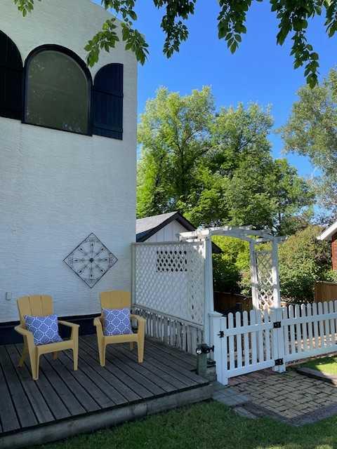 Picture for 37 Elma Street W