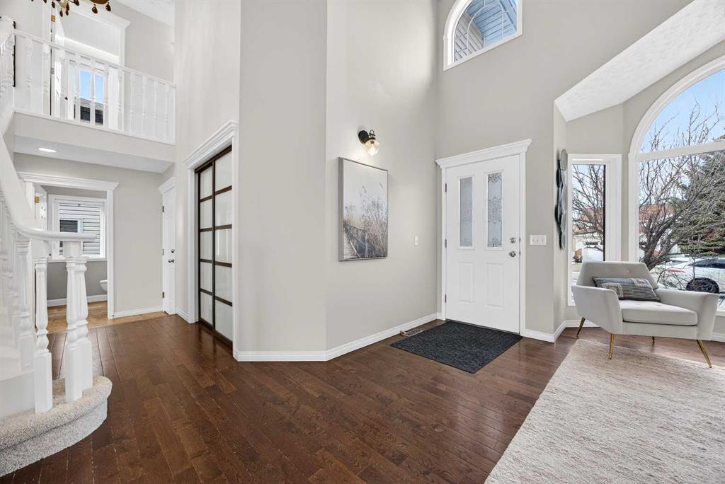 Picture for 104 Meadowbrook Bay SE