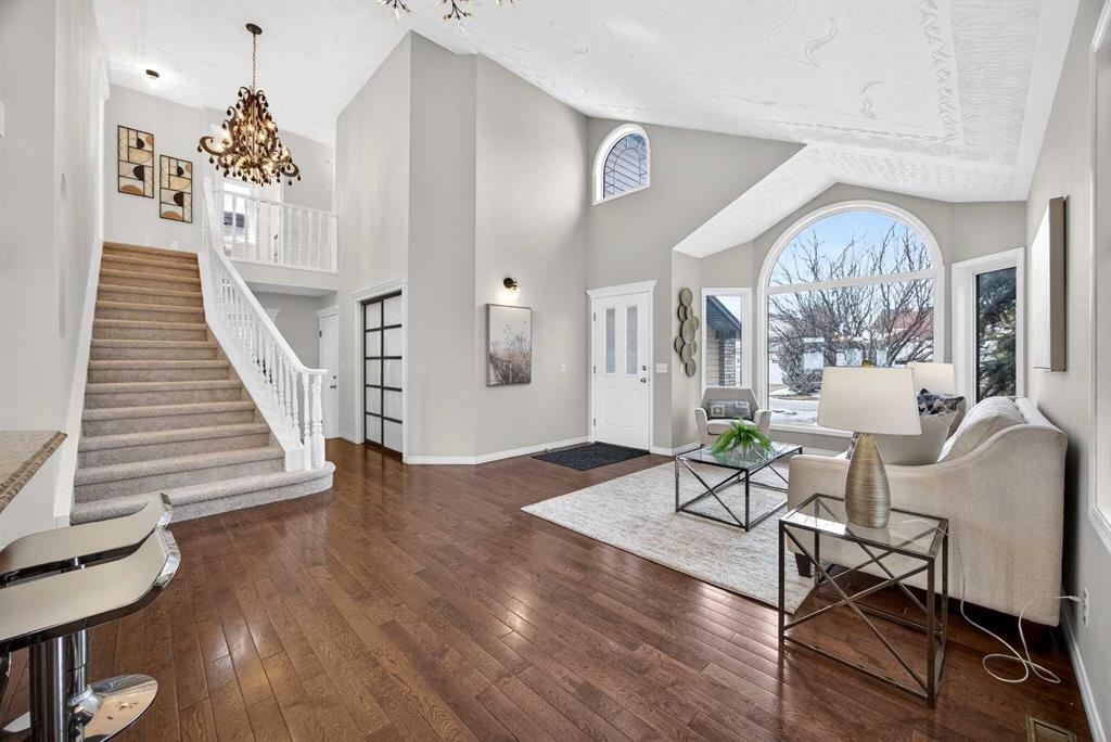 Picture for 104 Meadowbrook Bay SE