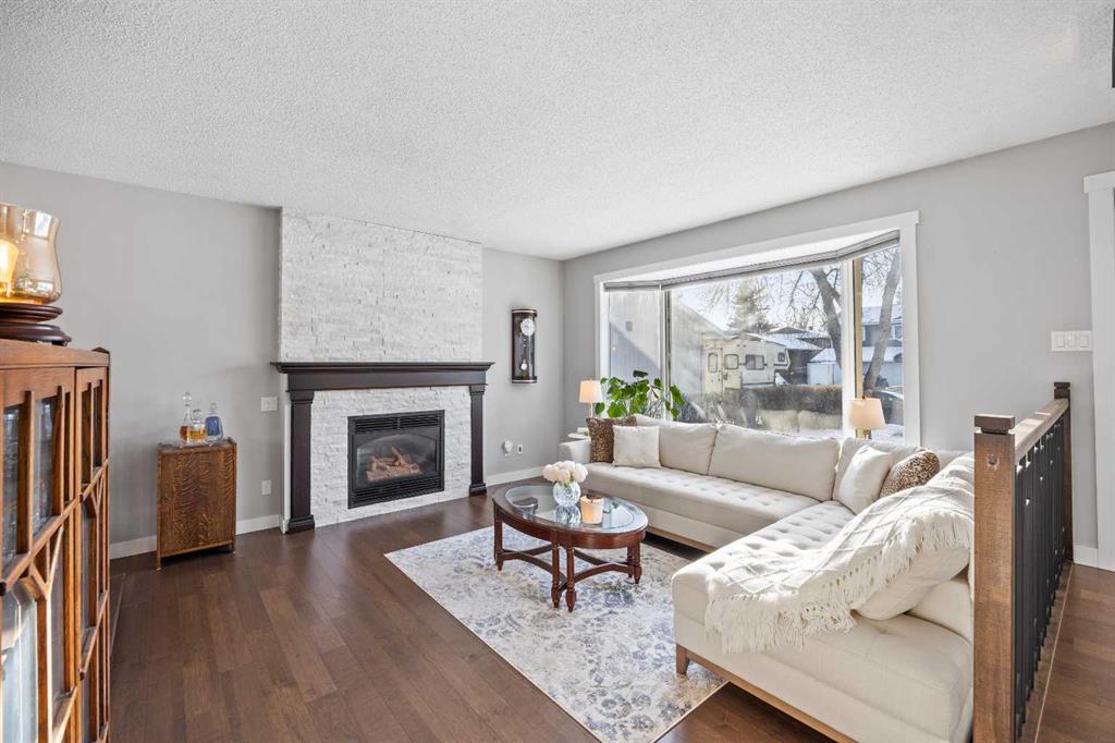 Picture for 105 Woodbend Way 