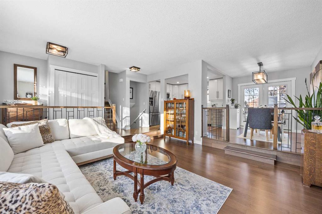 Picture for 105 Woodbend Way 