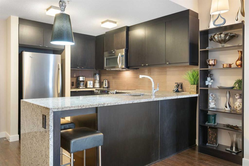 Picture for 101, 25 Aspenmont Heights SW