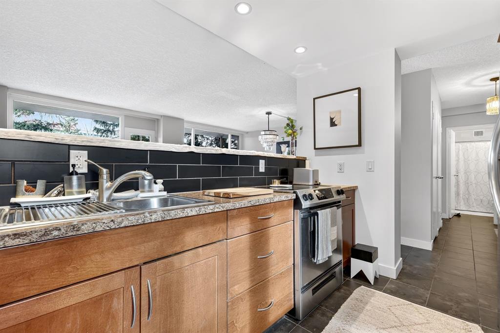 Picture for 401, 3316 Rideau Place SW