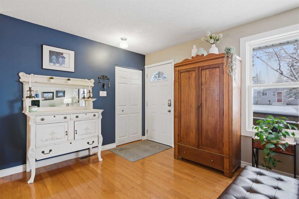 Picture for 527 Athlone Road SE