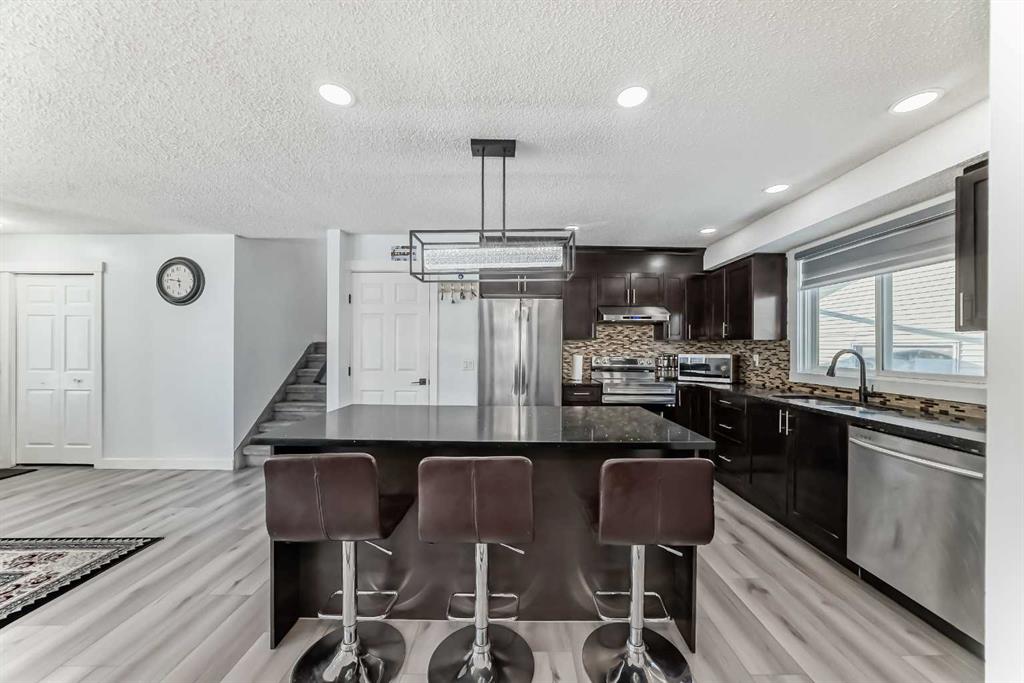 Picture for 584 Whiteridge Way NE