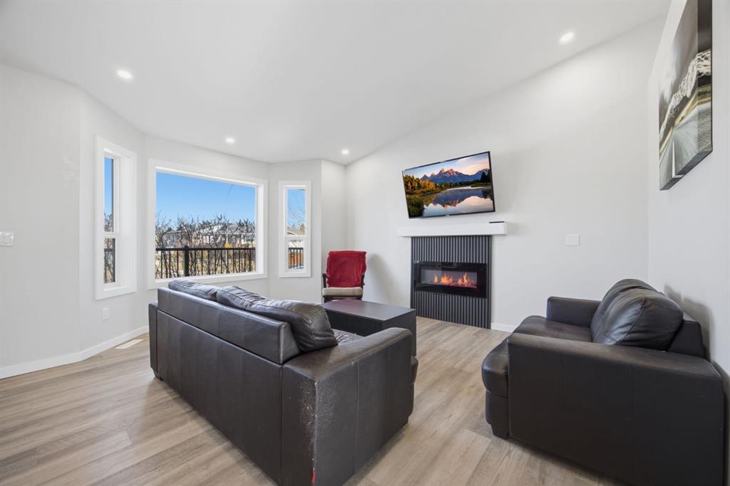 Picture for 531 Pioneer Drive W