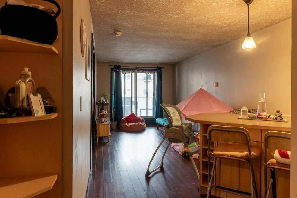 Picture for 204, 717 4A Street NE  