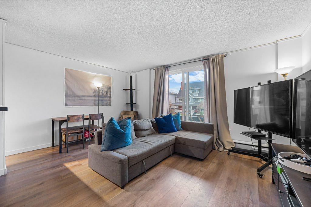 Picture for 202, 2111 14 Street SW