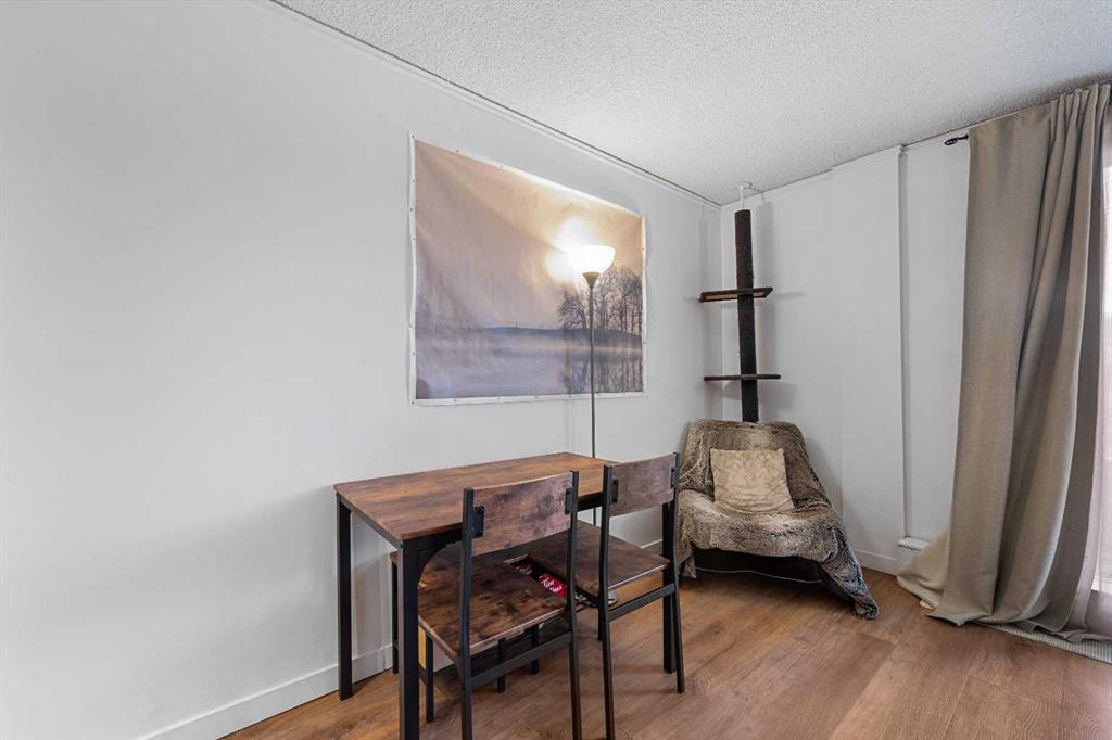 Picture for 202, 2111 14 Street SW