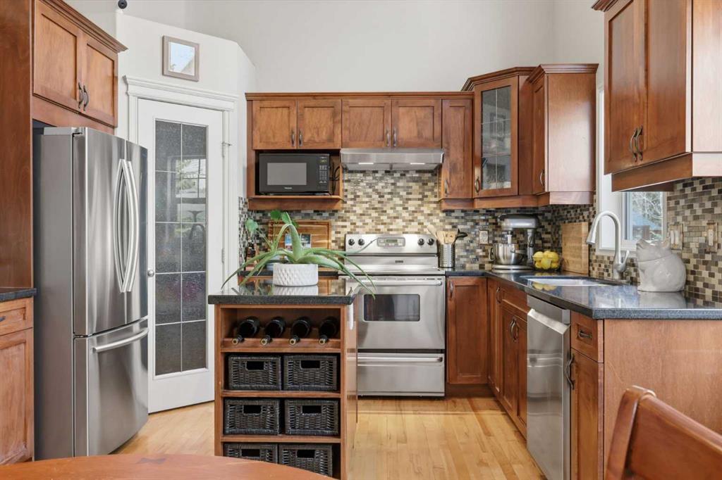 Picture for 302 Inglewood Grove SE