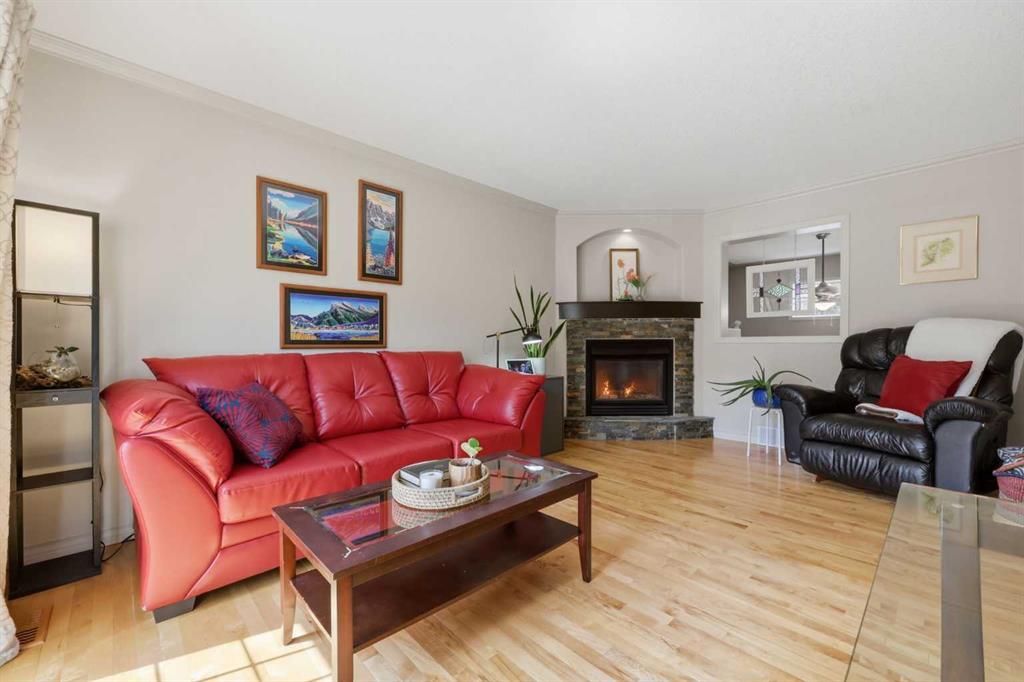 Picture for 302 Inglewood Grove SE