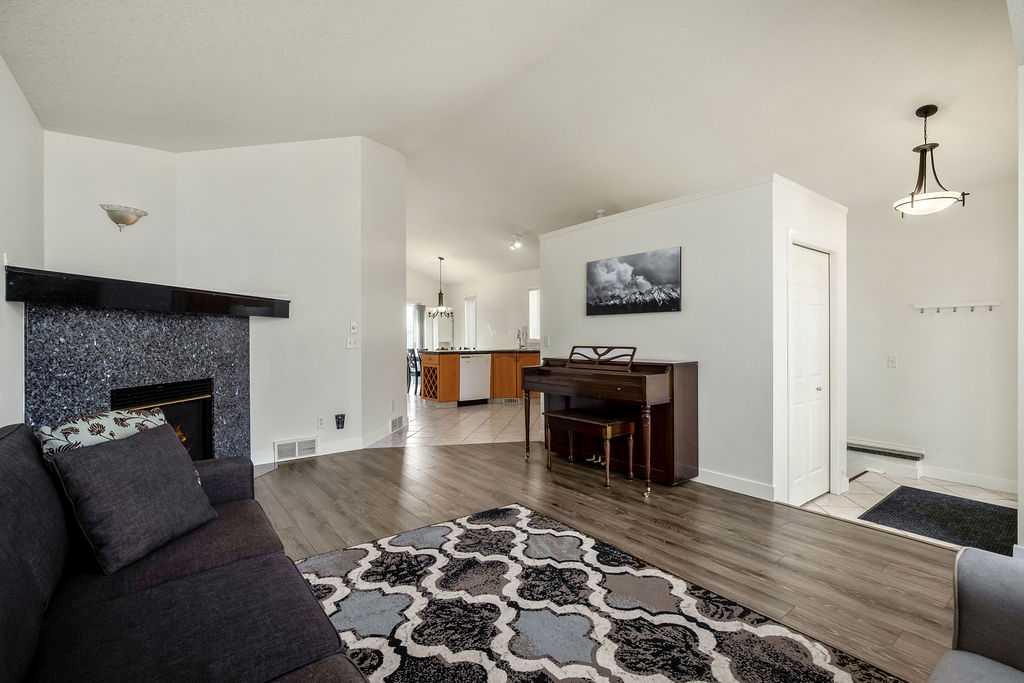 Picture for 144 Covewood Close NE