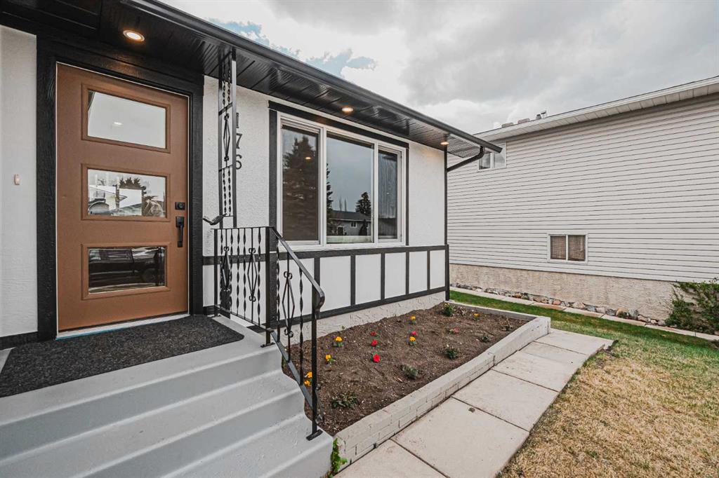 Picture for 176 Huntchester Crescent NE