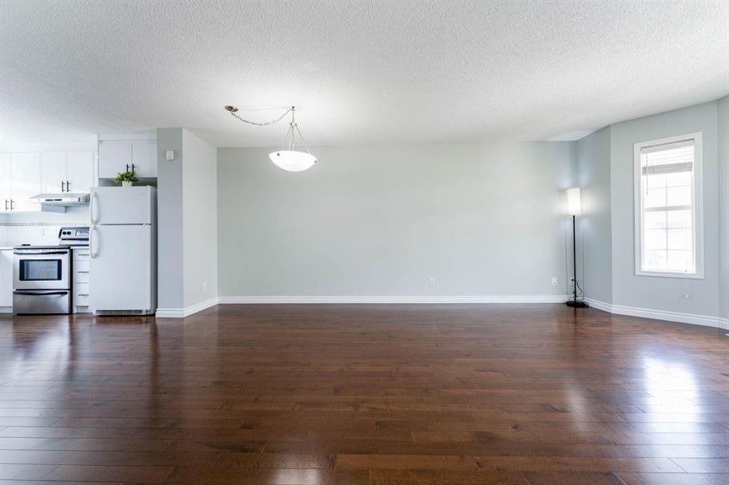 Picture for 45 Tuscany Springs Garden NW