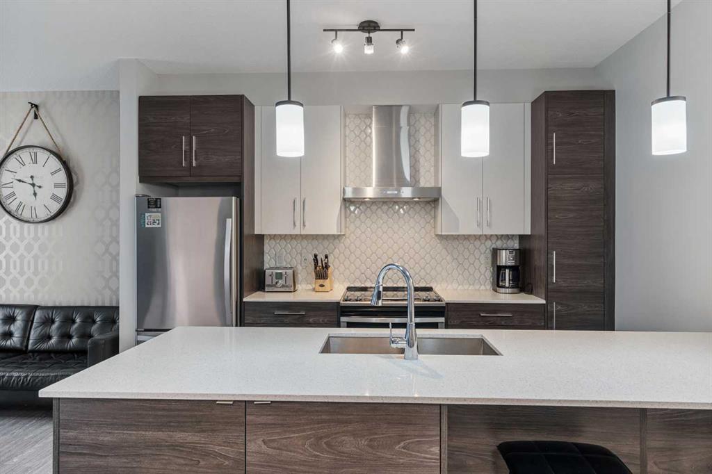 Picture for 313, 122 Mahogany Centre SE