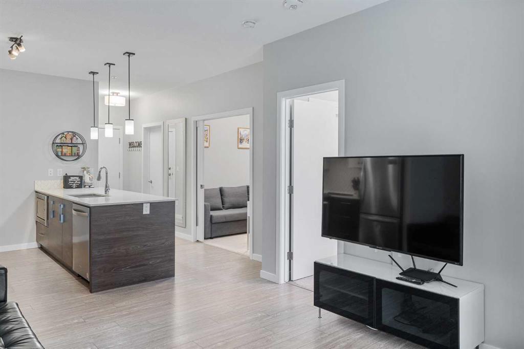 Picture for 313, 122 Mahogany Centre SE