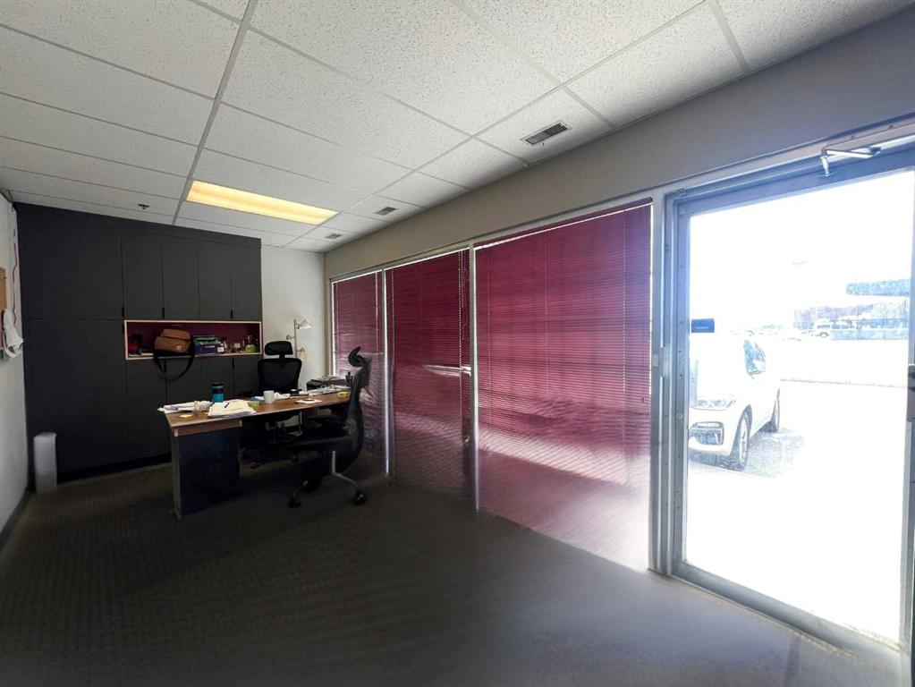Picture for 14, 2820 Centre Avenue NE