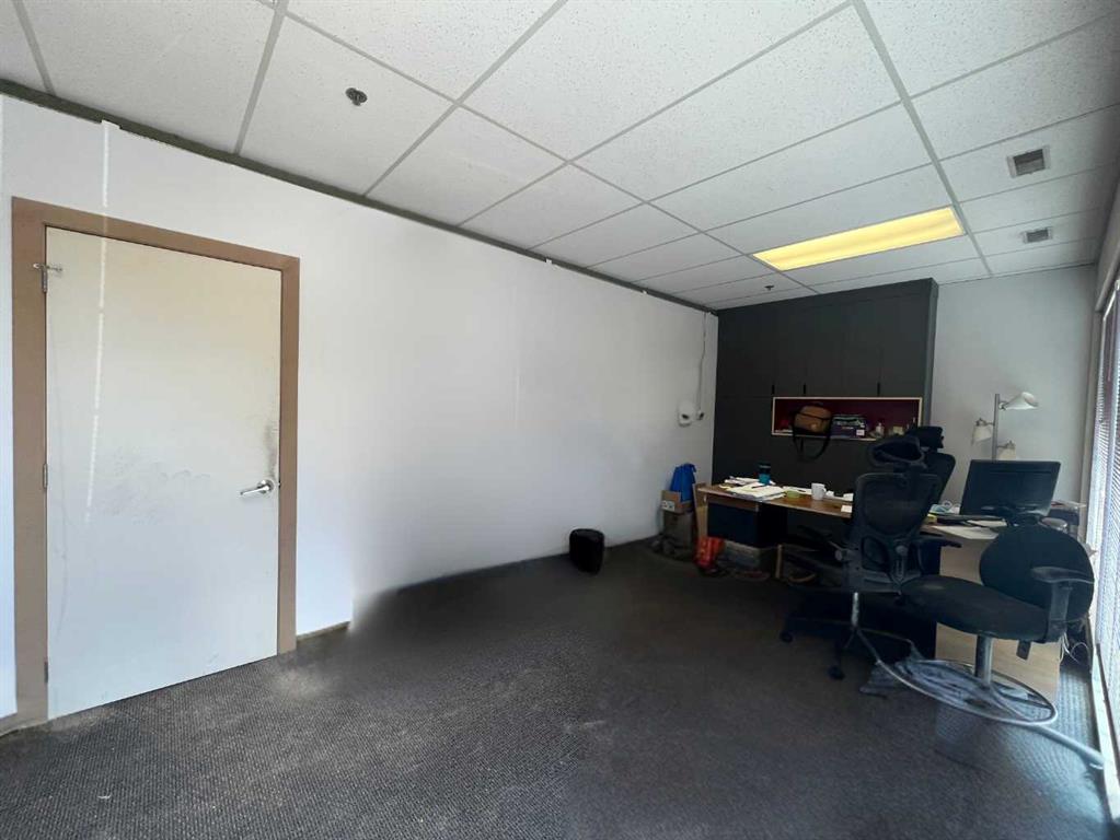 Picture for 14, 2820 Centre Avenue NE