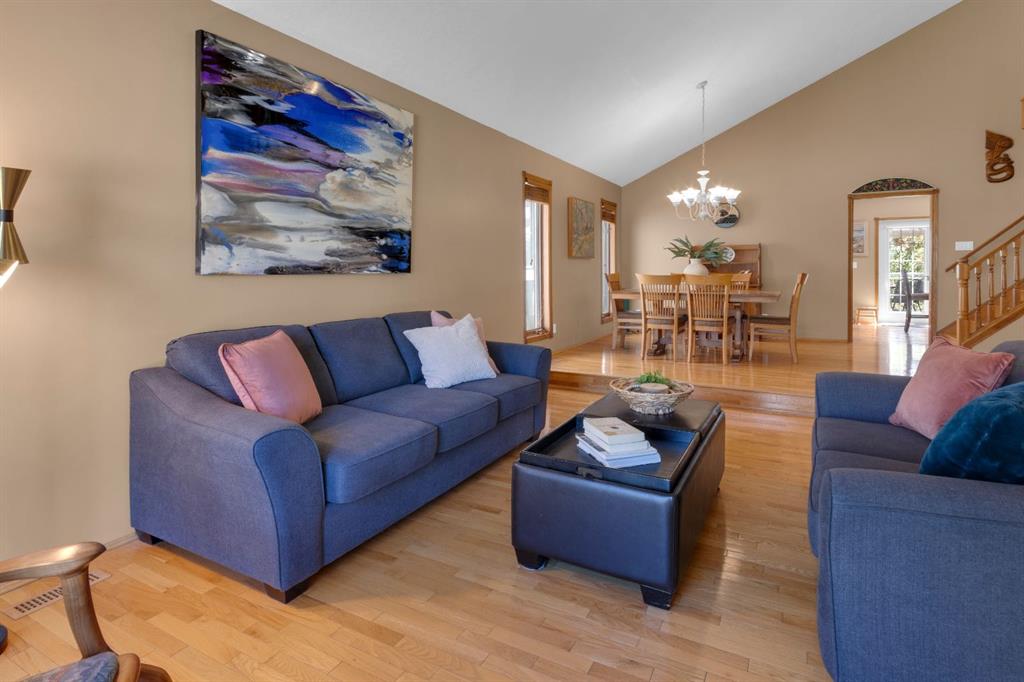 Picture for 147 Hawkcliff Way NW
