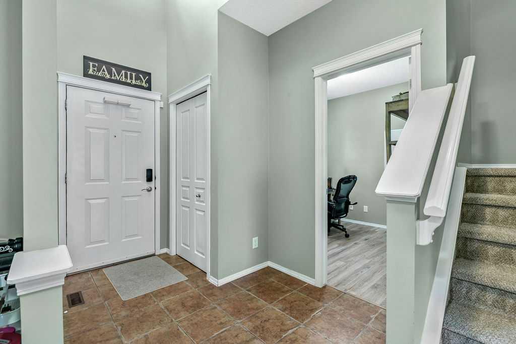 Picture for 142 Elgin View SE