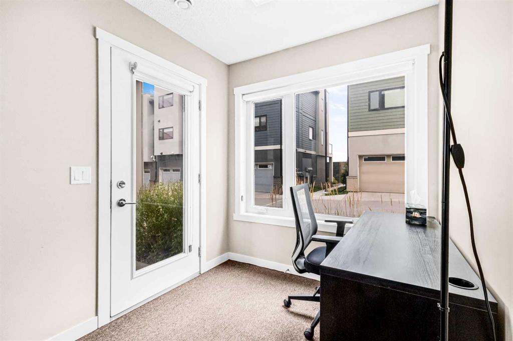 Picture for 601, 218 Sherwood Square NW