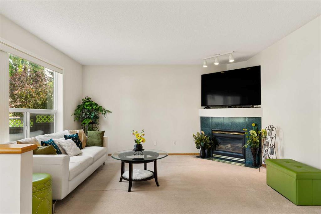 Picture for 72 Douglas Glen Heights SE