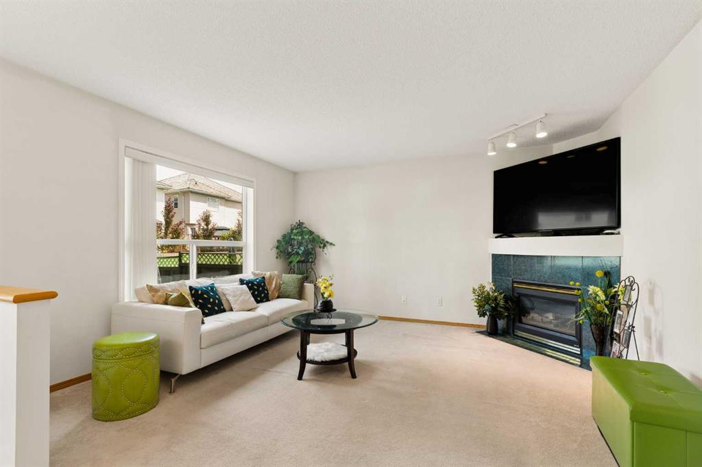 Picture for 72 Douglas Glen Heights SE