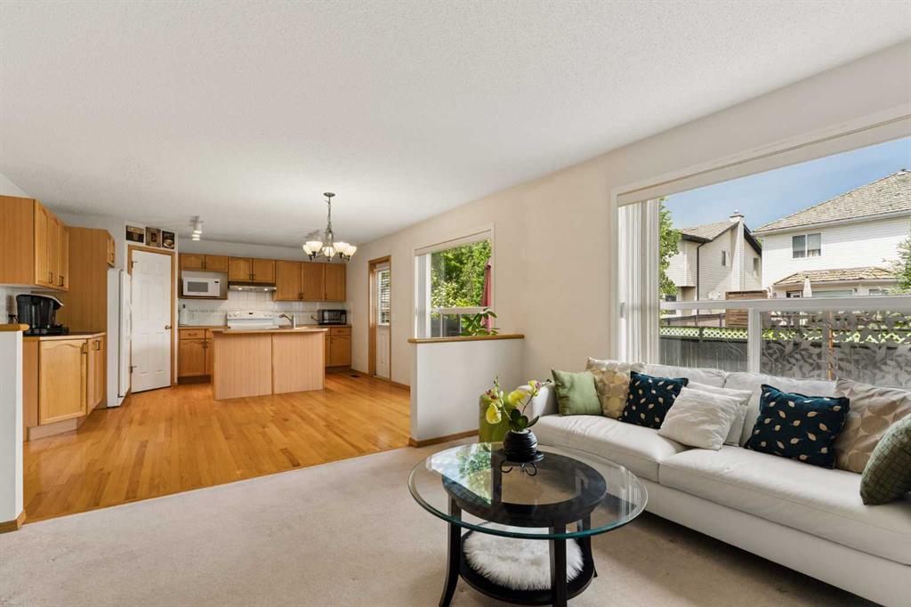Picture for 72 Douglas Glen Heights SE