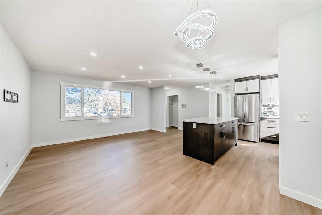 Picture for 207 Pinecliff Way NE https://www.cirrealty.ca/reb/creb/68/A2266568_16.jpg