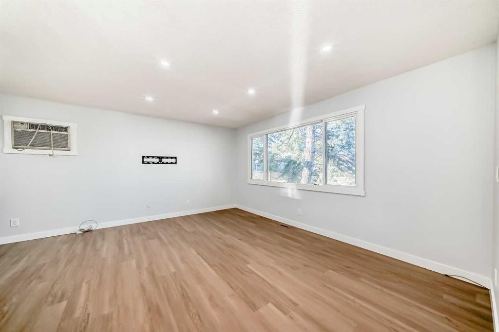 Picture for 207 Pinecliff Way NE https://www.cirrealty.ca/reb/creb/68/A2266568_18.jpg