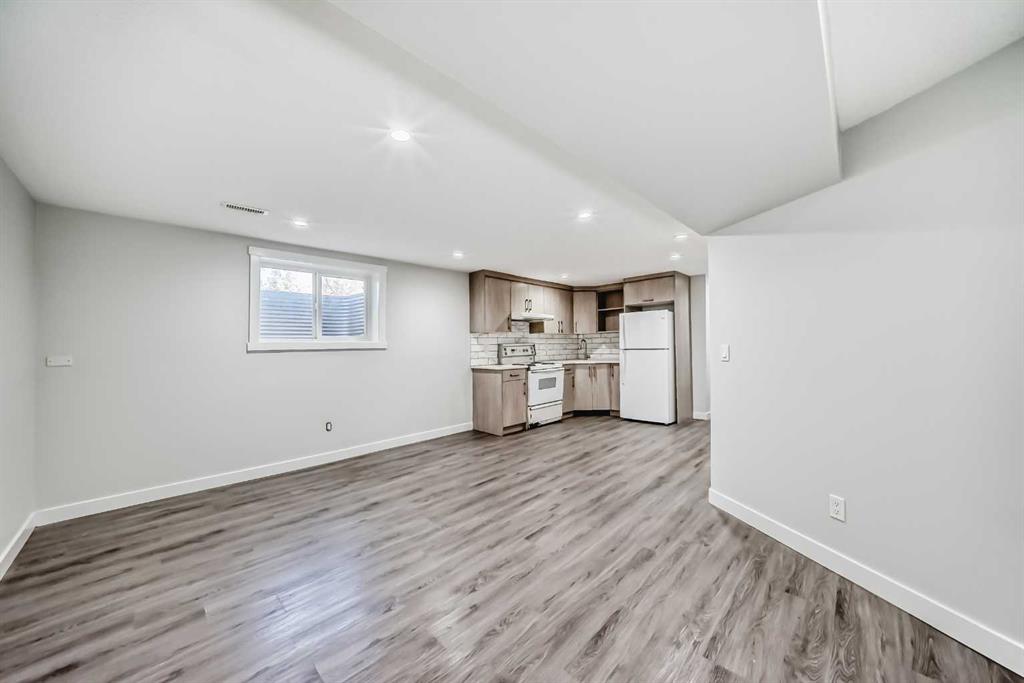Picture for 207 Pinecliff Way NE https://www.cirrealty.ca/reb/creb/68/A2266568_32.jpg