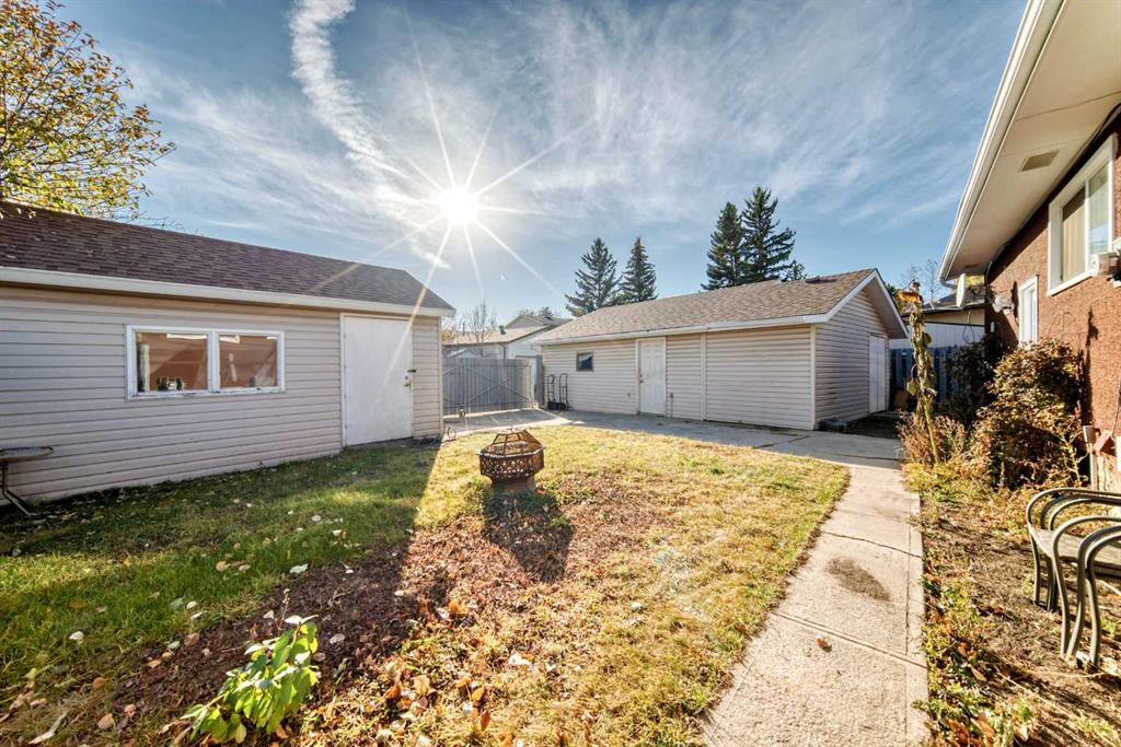 Picture for 207 Pinecliff Way NE https://www.cirrealty.ca/reb/creb/68/A2266568_47.jpg