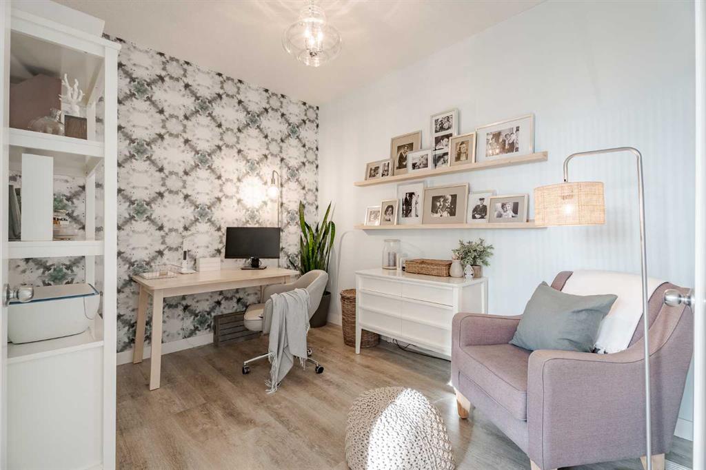 Picture for 222 Kingfisher Crescent SE