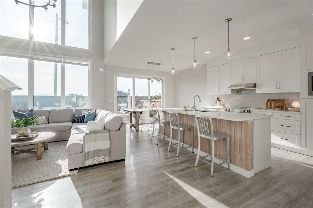 Picture for 222 Kingfisher Crescent SE