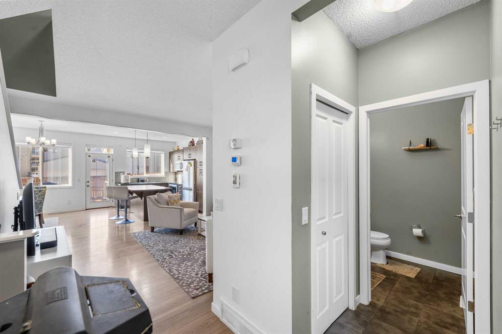 Picture for 146 Skyview Point Crescent NE