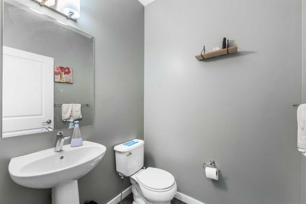 Picture for 146 Skyview Point Crescent NE