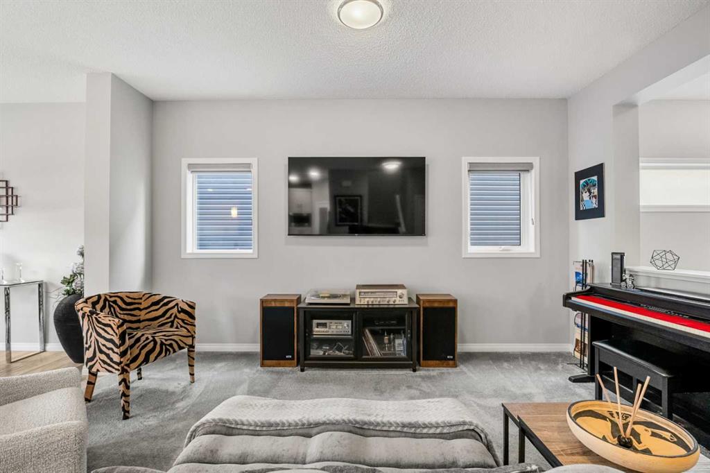 Picture for 1020 Chinook Gate Heath SW