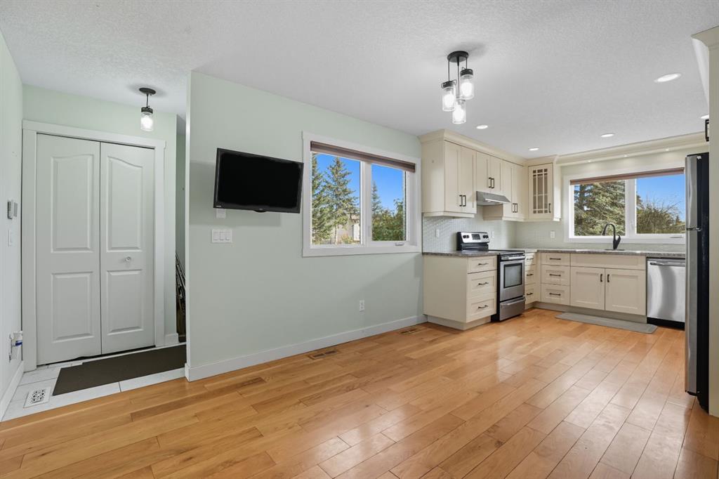 Picture for 108 Falchurch Crescent NE