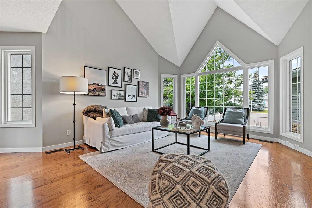 Picture for 33 Sunset Crescent 