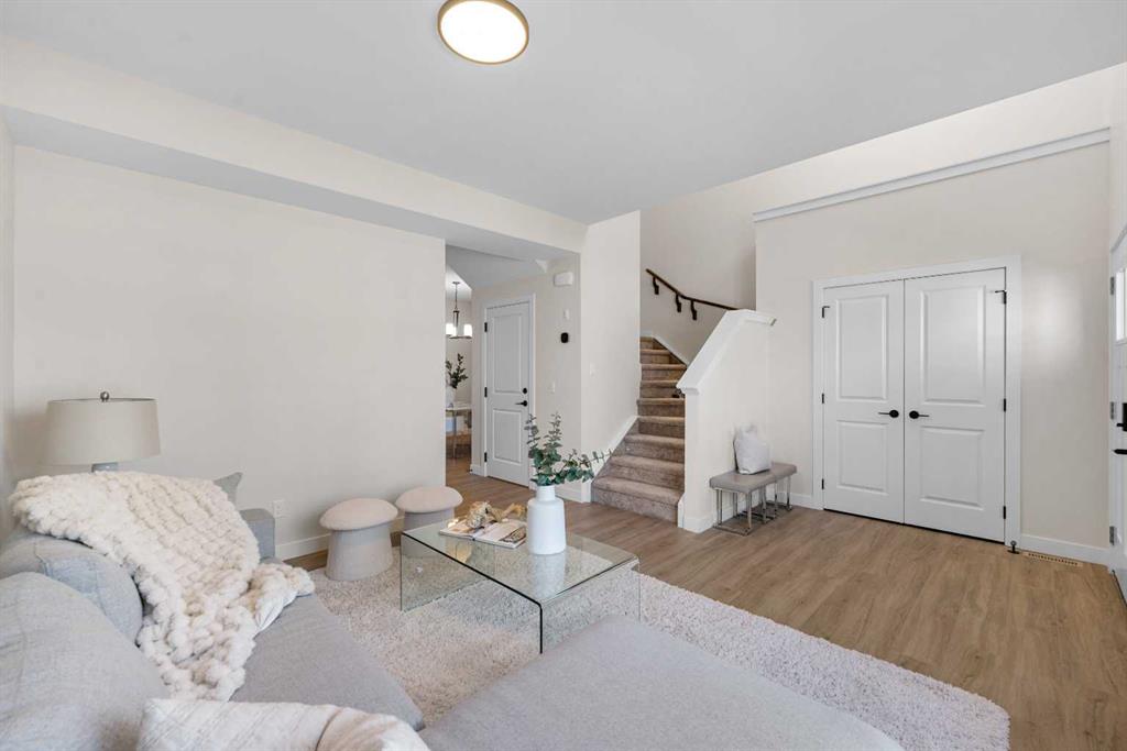 Picture for 28 Buffaloberry Manor SE