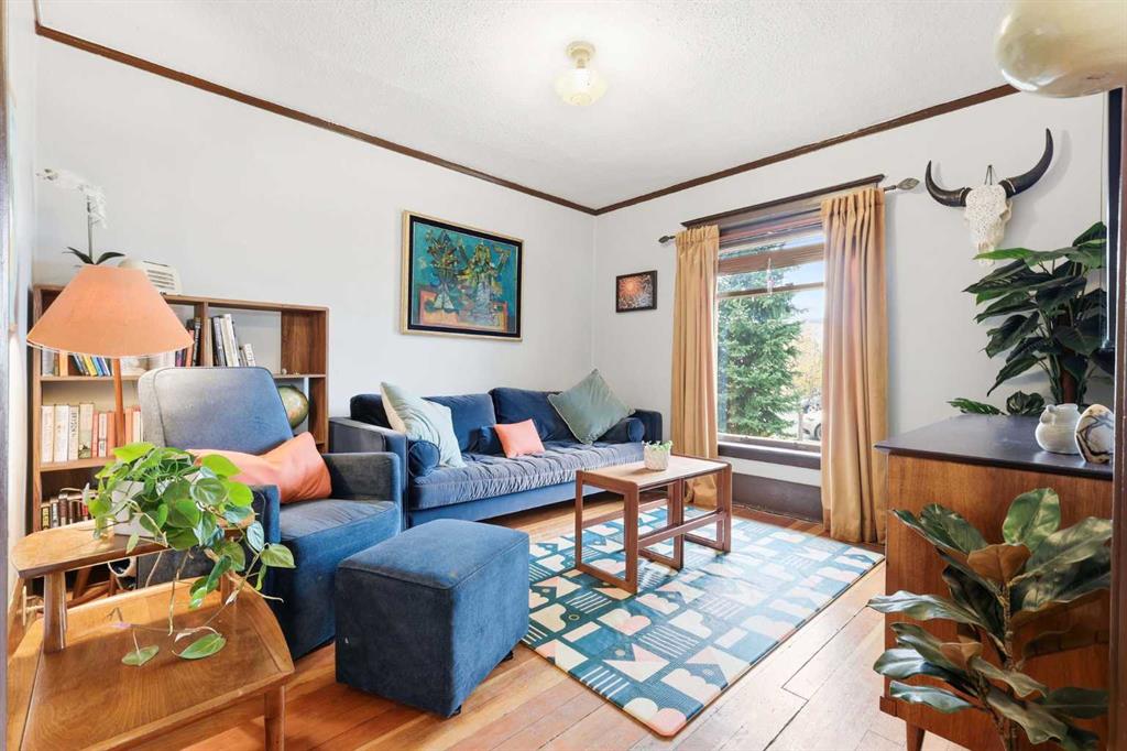 Picture for 216 9 Street NE