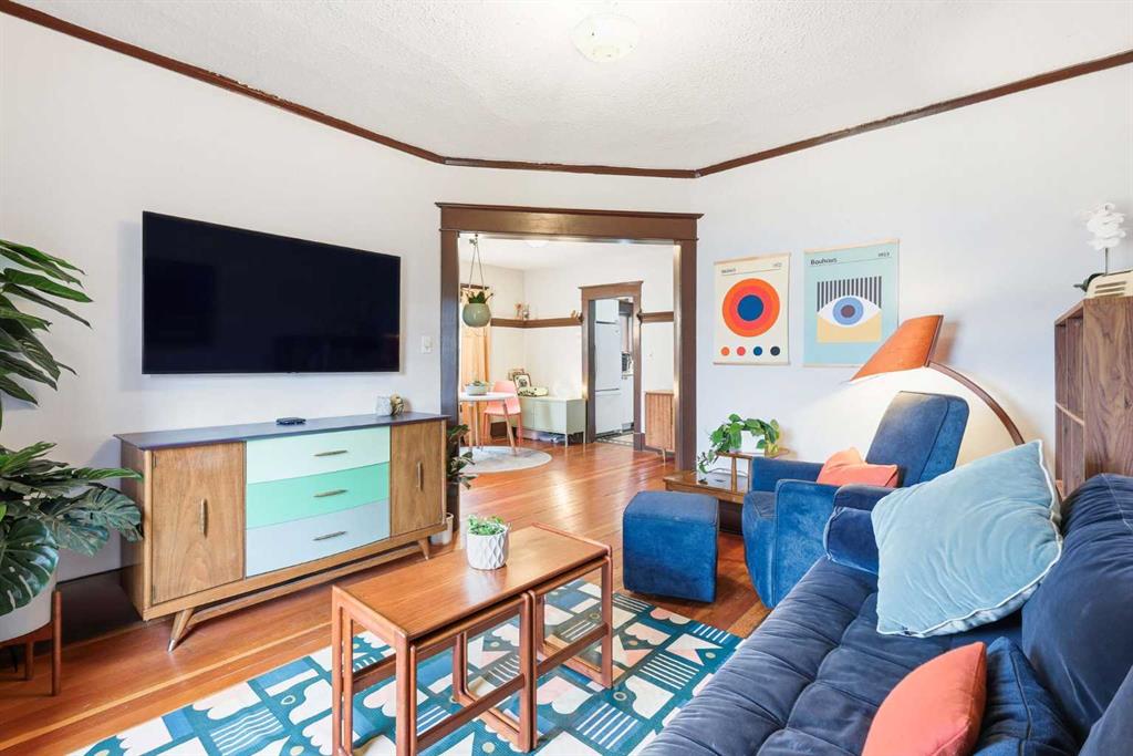 Picture for 216 9 Street NE