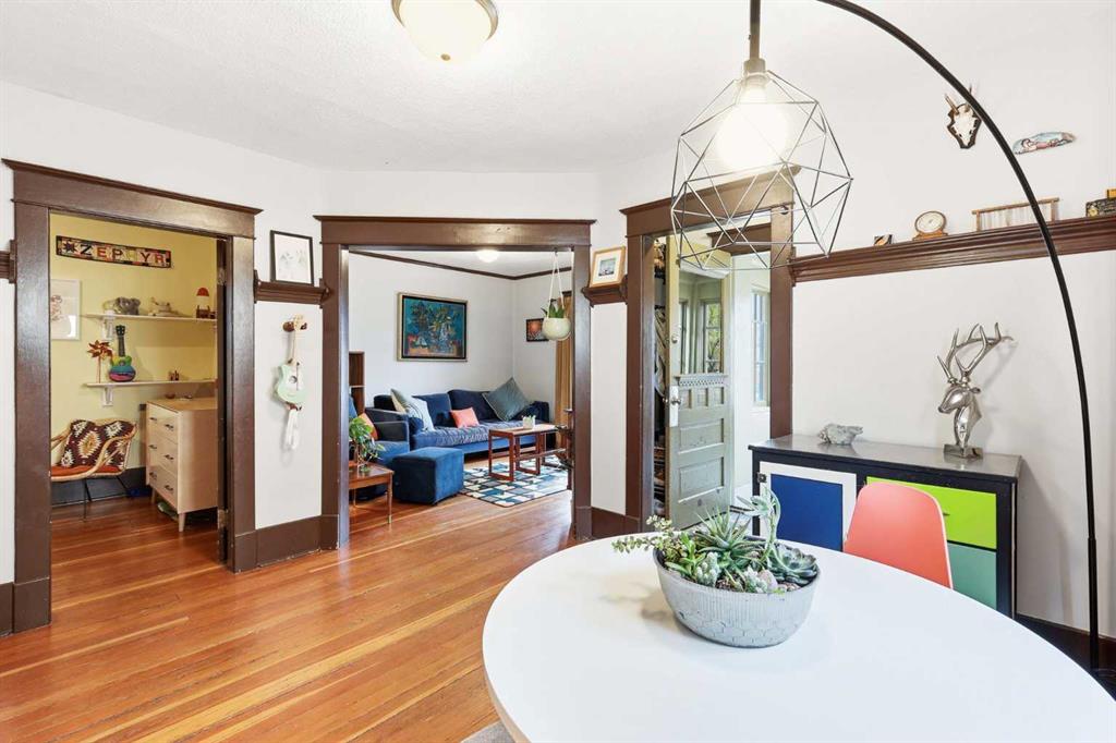 Picture for 216 9 Street NE