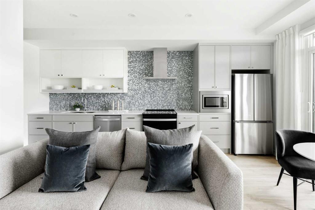 Picture for 210, 60 Water Cove SE