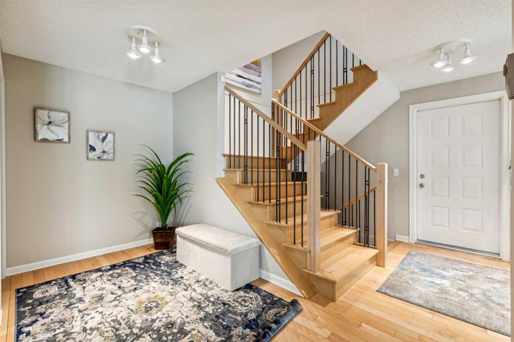 Picture for 2, 275 Woodridge Drive SW