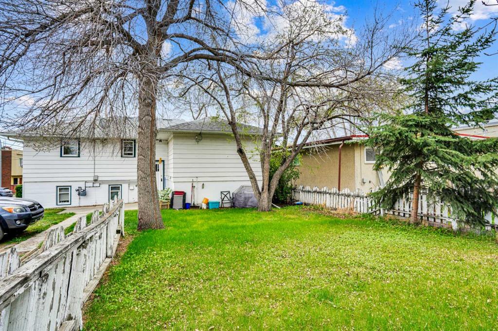 Picture for 112 29 Avenue NW