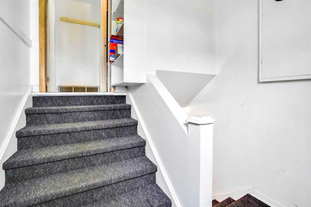 Picture for 112 29 Avenue NW