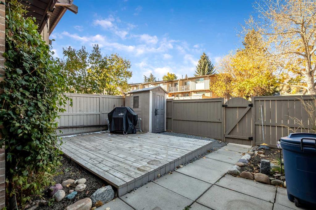 Picture for 2, 1055 72 Avenue NW