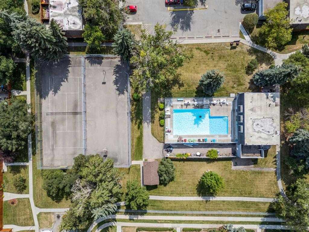 Picture for 82, 330 Canterbury Drive SW