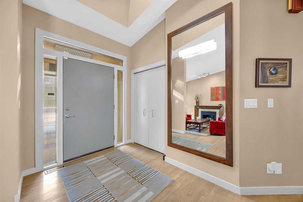 Picture for 30 Oakmount Court SW